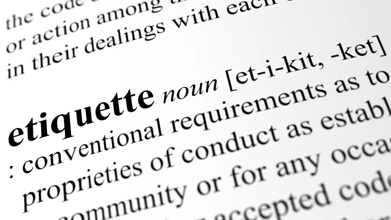 Il galateo dell’interprete professionale Galateo dell’interprete rappresentato dalla parola etiquette su dizionario